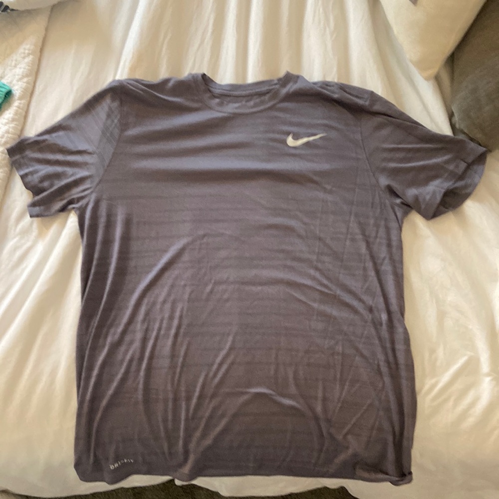 Nike short sleeve t-shirt